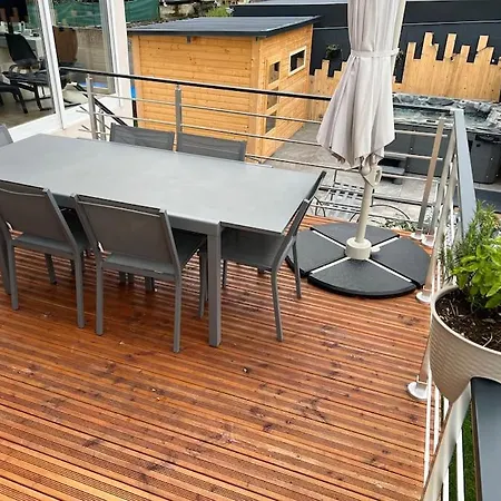 Sauna Et En Rez-de-jardin Au Pied De La Montagne *